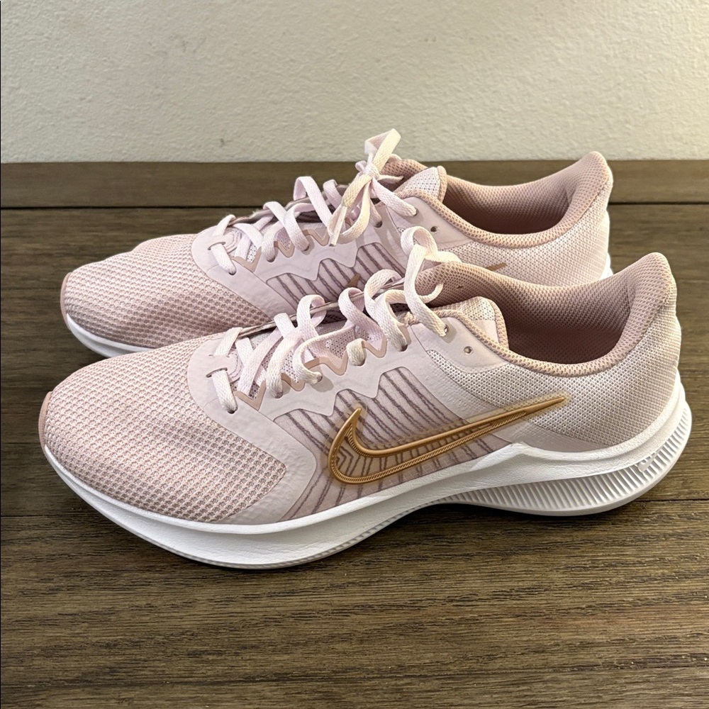 ❌SOLD❌EUC [Nike] Downshifter 11 Lightweight Running Sneakers Pink Women’s 10 - Picture 3 of 13